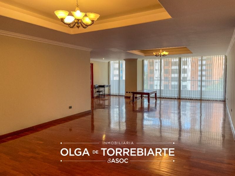 Apartamento en Da Vinci Zona 14 — foto 1 de 15
