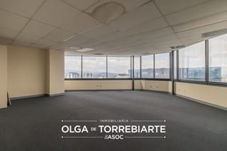 Oficina de 2 niveles en Murano Center, zona 10 — miniatura 2 de 14