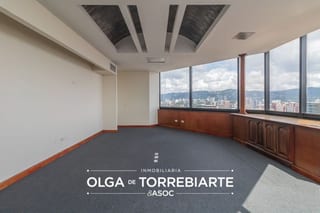 Oficina de 2 niveles en Murano Center, zona 10 — miniatura 11 de 14
