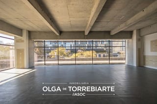 Oficina en Forum Zona Viva, zona 10 — miniatura 1 de 5