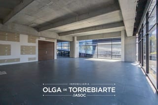 Oficina en Forum Zona Viva, zona 10 — miniatura 4 de 5