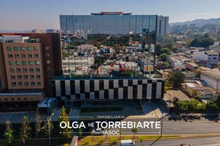 Edificio en Zona 10 — miniatura 1 de 17