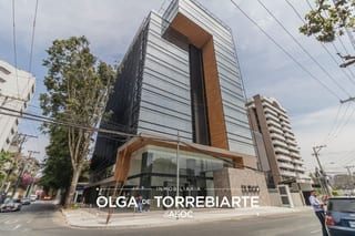 Oficina en Edificio Burgó, zona 14 — miniatura 1 de 13