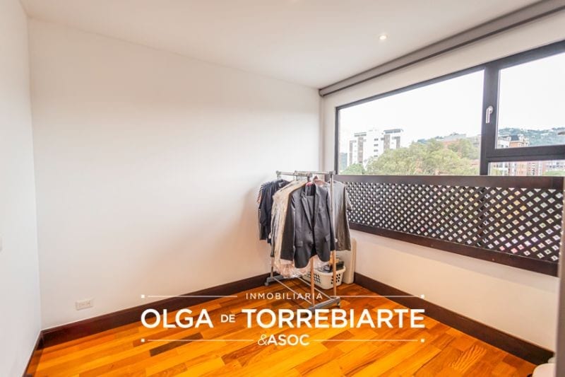 Apartamento en Edificio Laurel, Zona 15 — foto 4 de 17