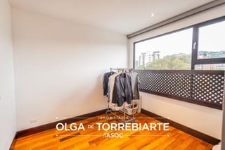 Apartamento en Edificio Laurel, Zona 15 — miniatura 4 de 17