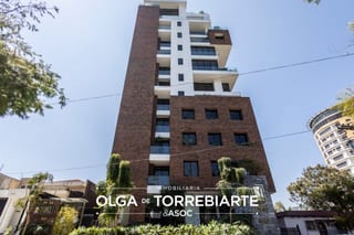 Apartamento en Edificio Laurel, Zona 15 — miniatura 1 de 15