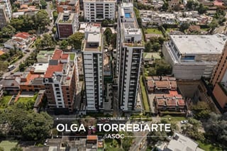 Apartamento en Edificio LIV, zona 15 — miniatura 1 de 15