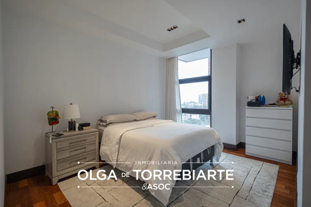 Apartamento en Edificio Laurel, Zona 15 — foto 7 de 17