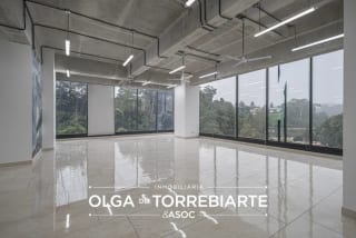 Oficina en Centro de Negocios Spazio, Zona 15 — miniatura 12 de 13