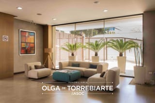 Apartamento en Veinti4, Zona 10 — miniatura 1 de 10