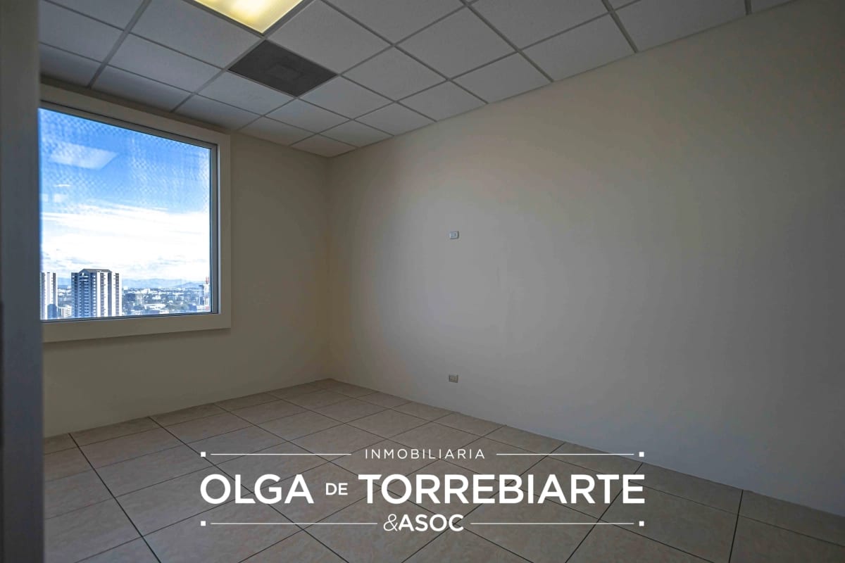 Oficina en Zona Pradera, Zona 10 — foto 13 de 16