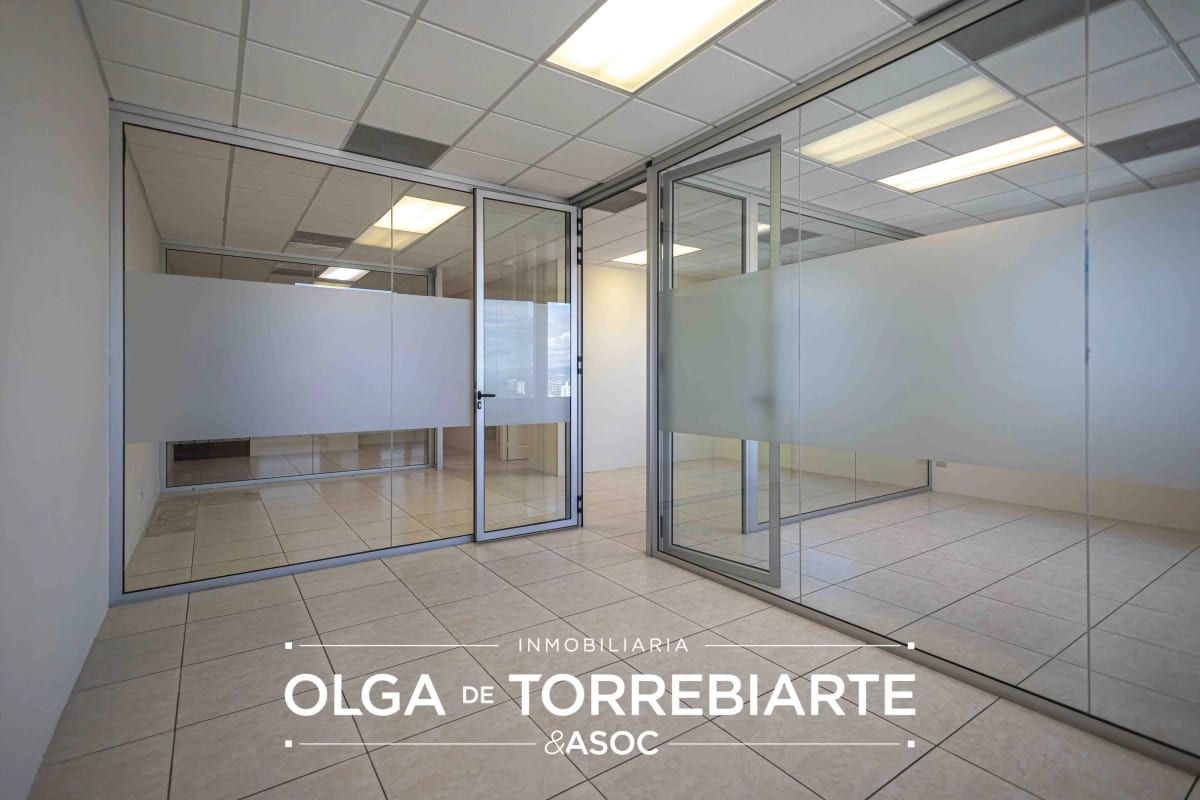 Oficina en Zona Pradera, Zona 10 — foto 14 de 16