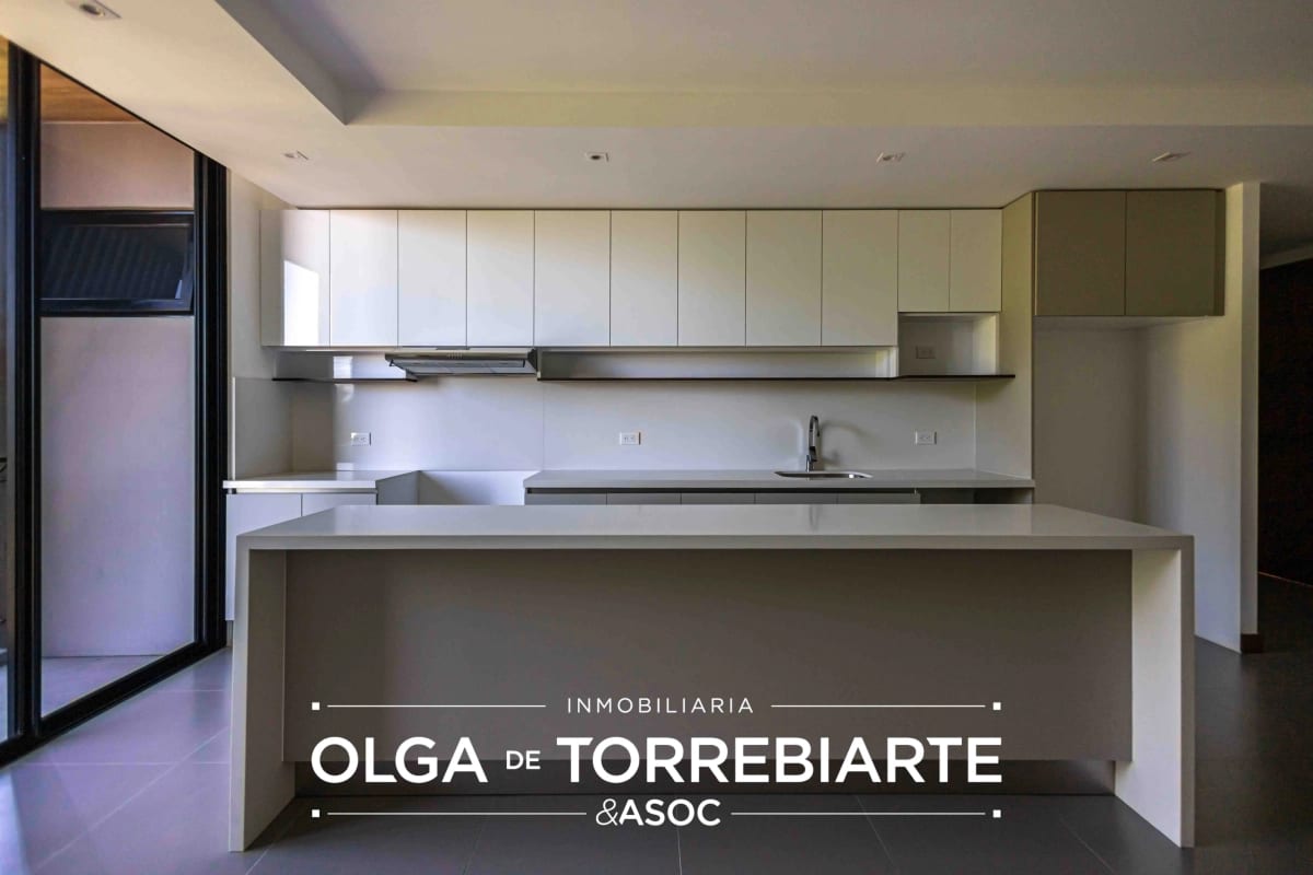 Apartamento en Edificio Aile, Zona 13. — foto 13 de 17