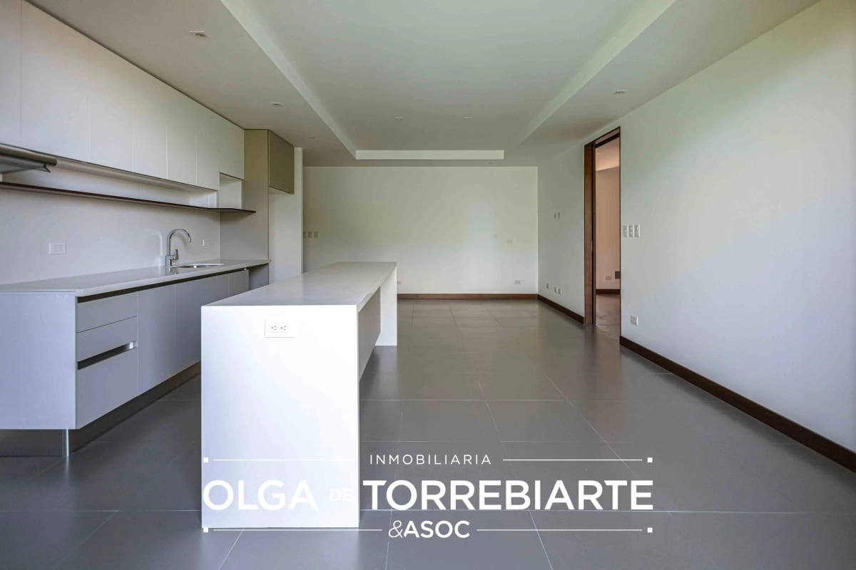 Apartamento en Edificio Aile, Zona 13. — foto 12 de 17