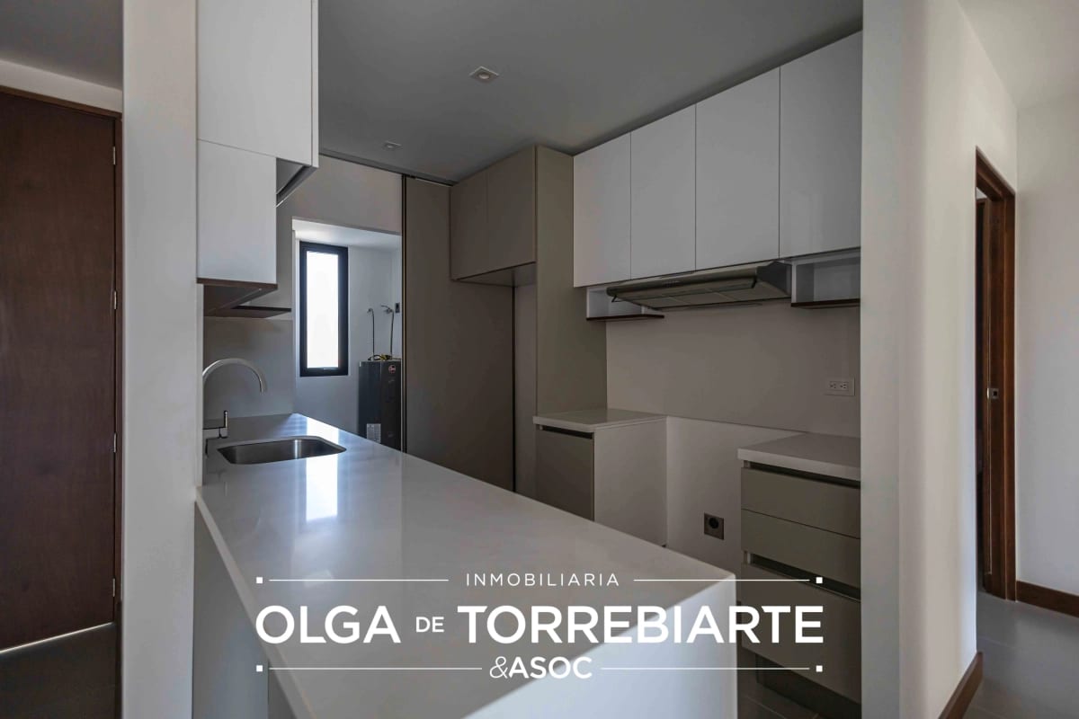 Apartamento en Edificio Aile, Zona 13. — foto 11 de 15