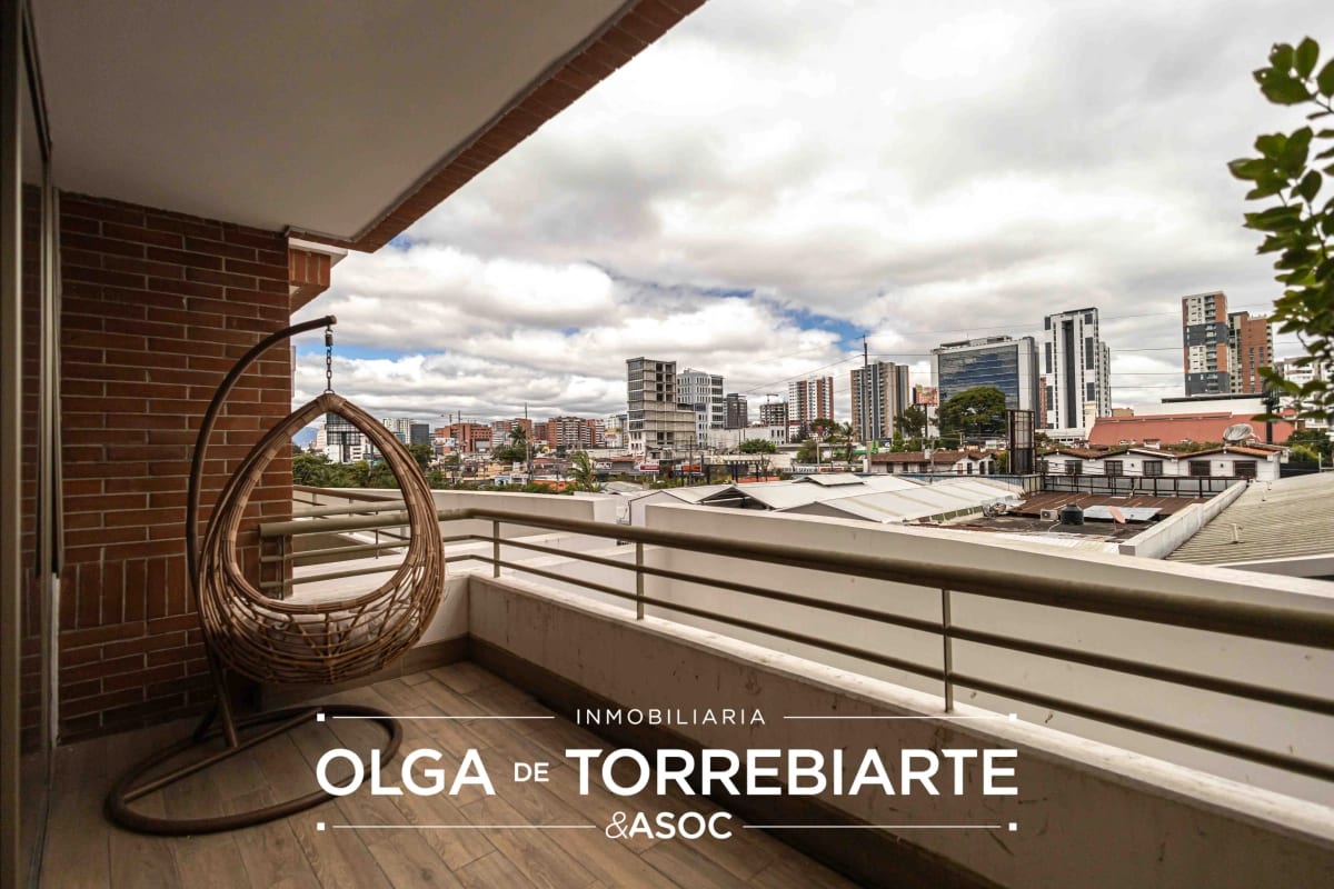 Apartamento en Jardines del Acueducto, Zona 10 — foto 2 de 9