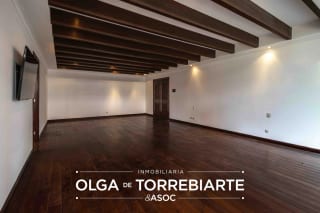 Apartamento en nivel completo Casa Rialto, zona 14 — miniatura 2 de 16