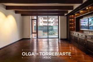 Apartamento en nivel completo Casa Rialto, zona 14 — miniatura 3 de 16