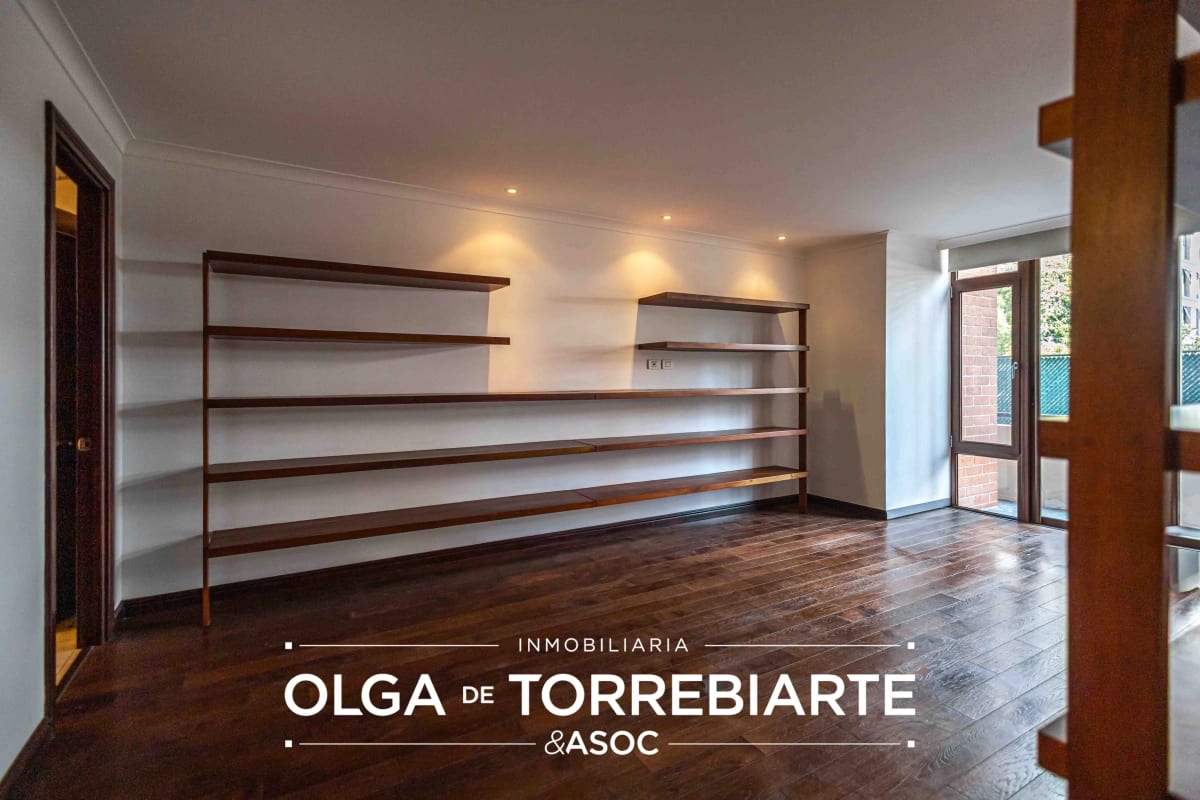 Apartamento en nivel completo Casa Rialto, zona 14 — foto 4 de 16