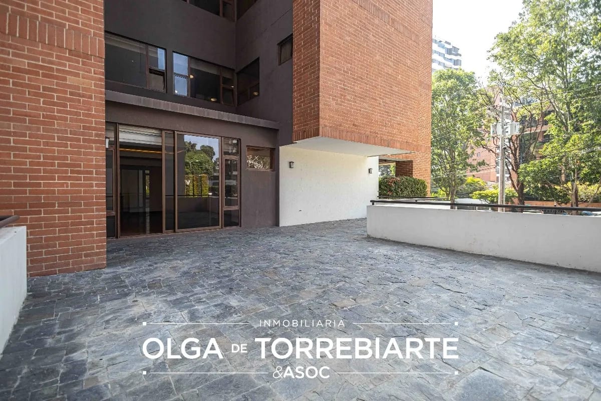 Apartamento en nivel completo Casa Rialto, zona 14 — foto 7 de 16