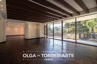 Apartamento en nivel completo Casa Rialto, zona 14 — miniatura 1 de 16