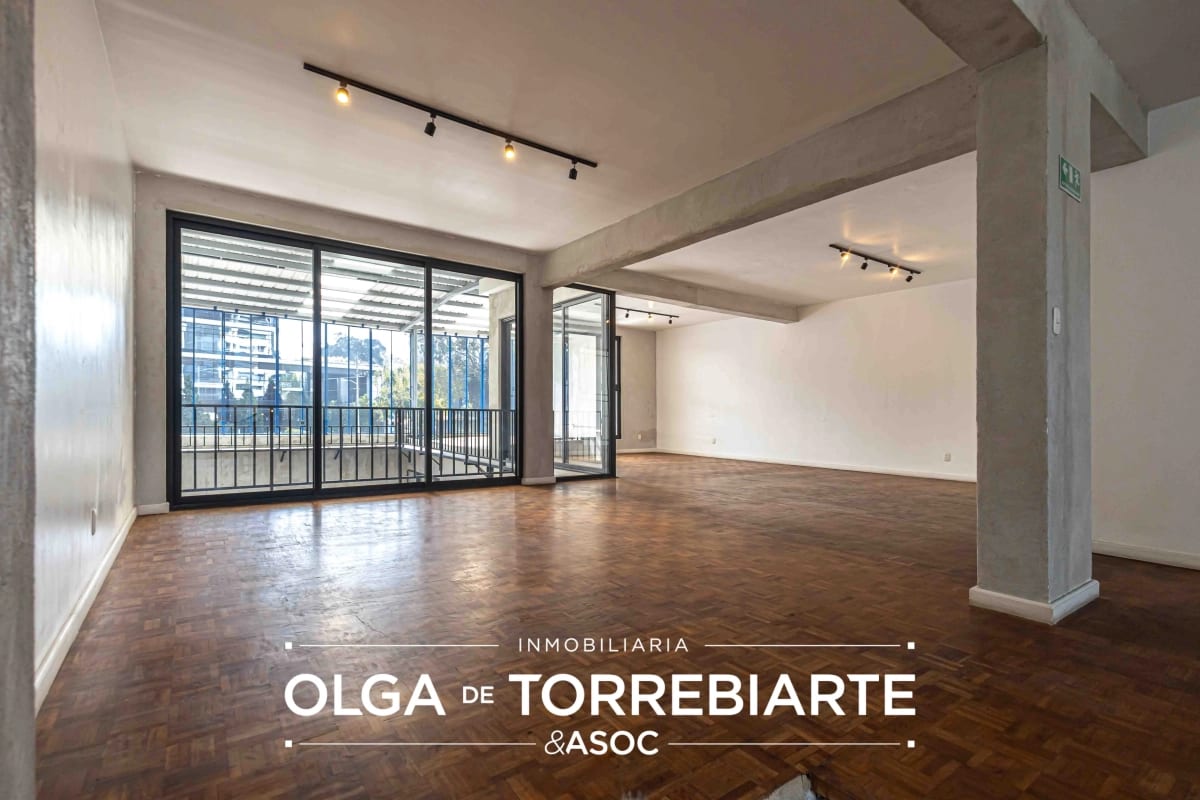 Casa remodelada para oficina en Zona 10 — foto 1 de 12