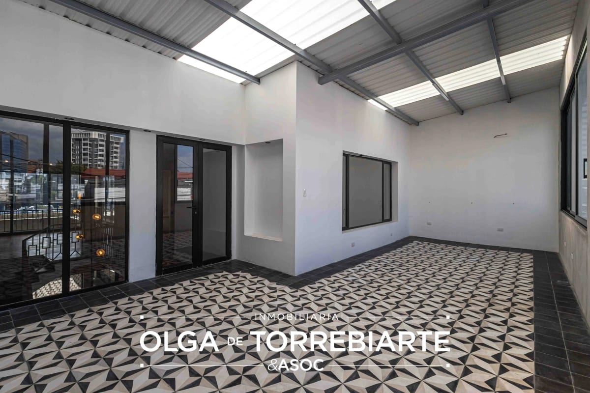 Casa remodelada para oficina en Zona 10 — foto 5 de 12