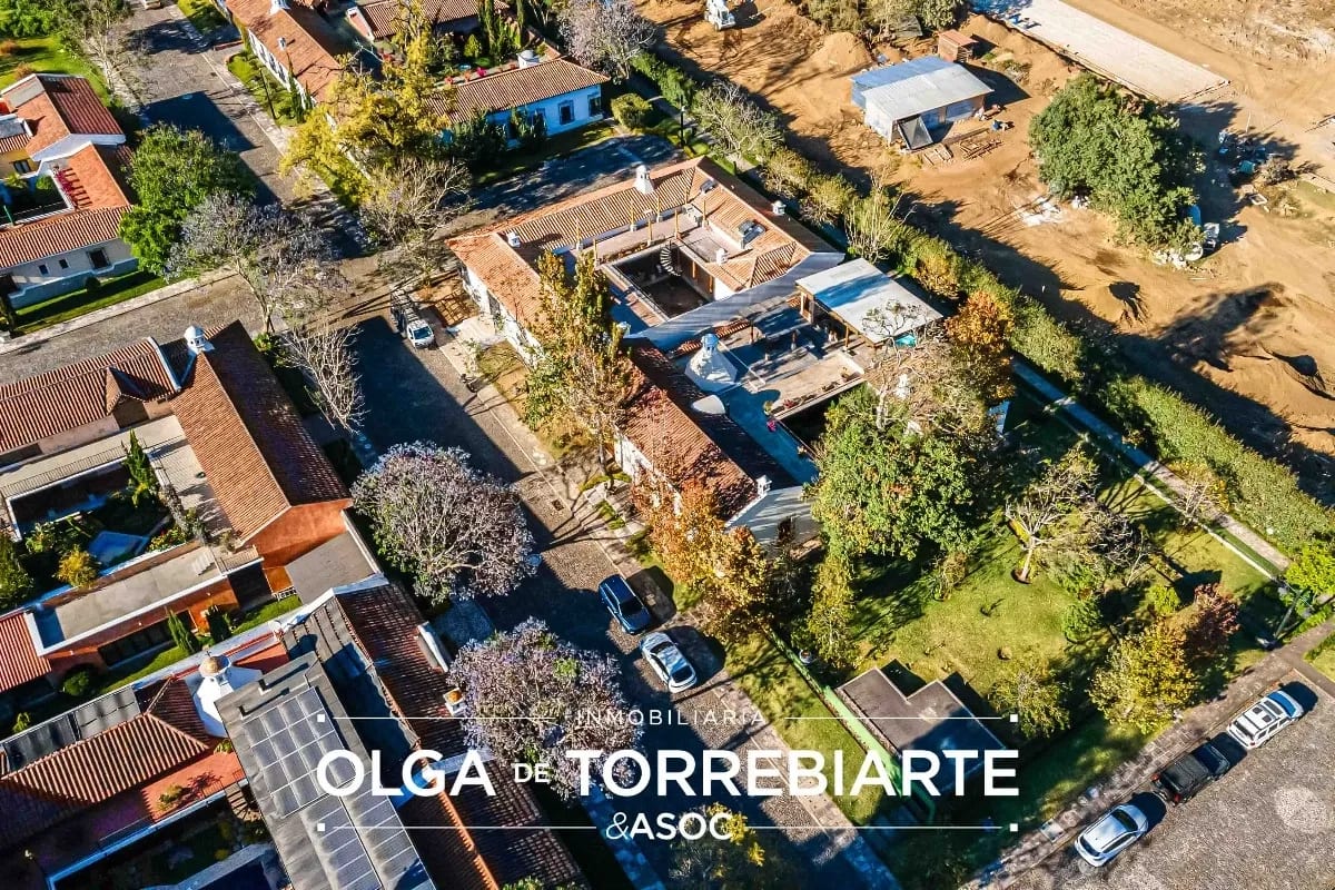 Casa amueblada en Condominio Jacarandas y Gravileas, Antigua Guatemala — foto 1 de 17