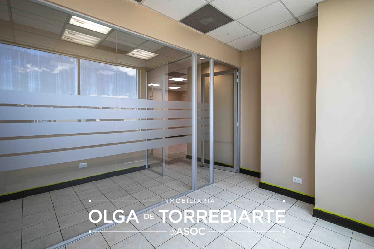 Oficina en Zona Pradera, Zona 10 — foto 8 de 9