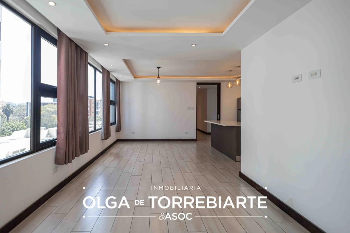 Apartamento en Edificio LIV, Zona 15 — foto 1 de 8