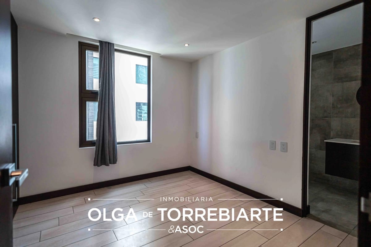 Apartamento en Edificio LIV, Zona 15 — foto 6 de 8