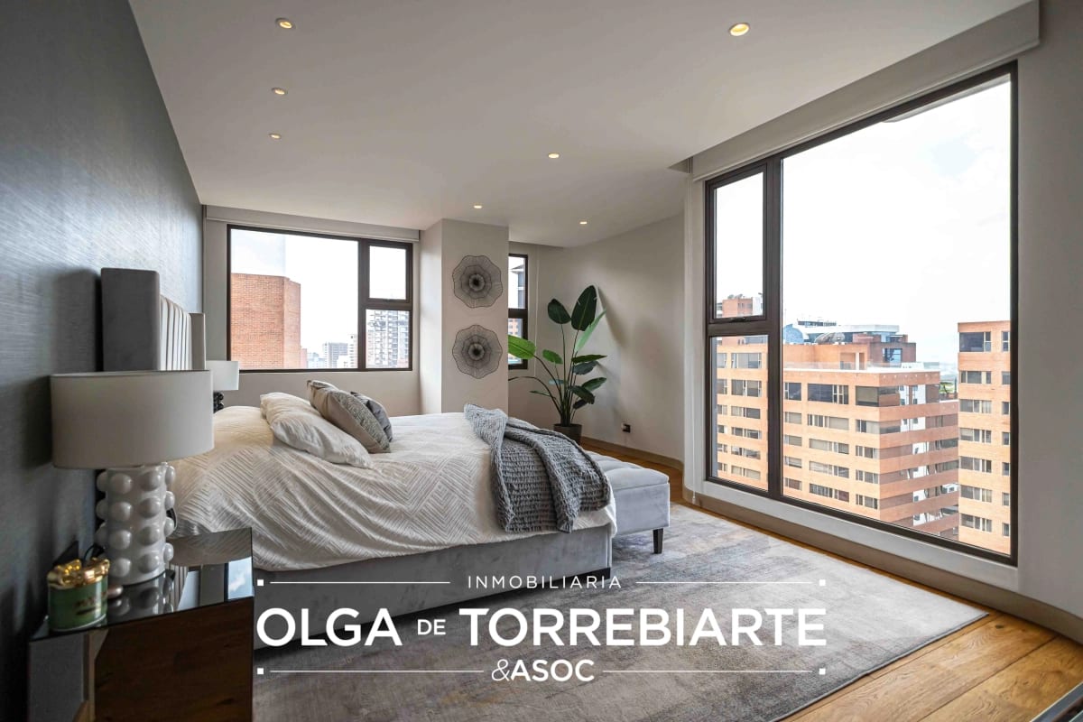 Apartamento en Torre Vertic, zona 14 — foto 4 de 17