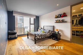 Apartamento en Torre Vertic, zona 14 — miniatura 2 de 17