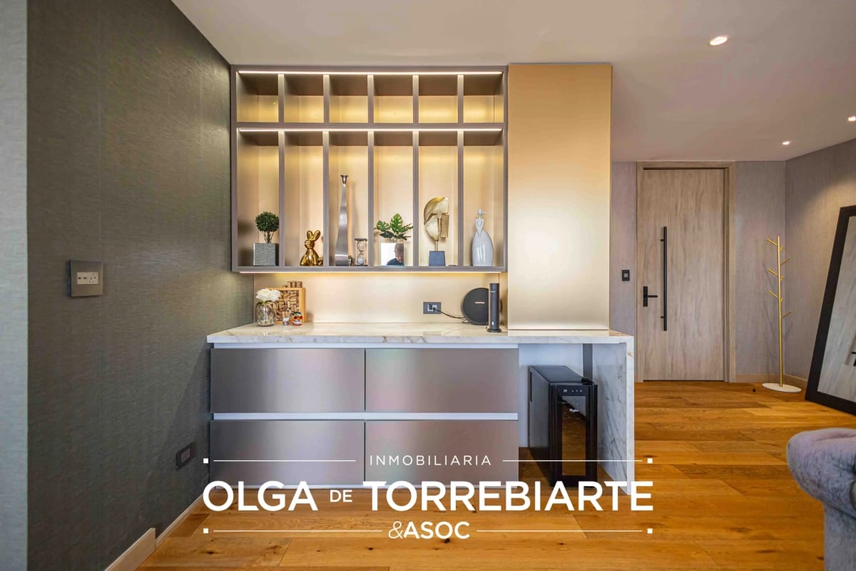 Apartamento en Torre Vertic, zona 14 — foto 12 de 17