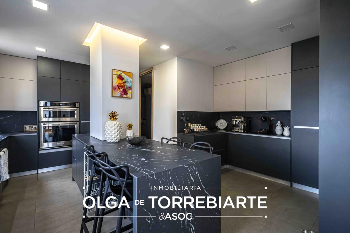 Apartamento en Torre Vertic, zona 14 — foto 9 de 17