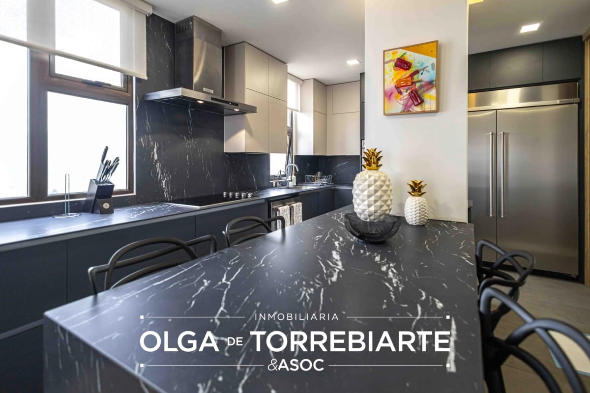 Apartamento en Torre Vertic, zona 14 — foto 8 de 17