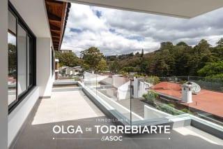 Casa en venta Oakland, zona 10 — miniatura 1 de 13