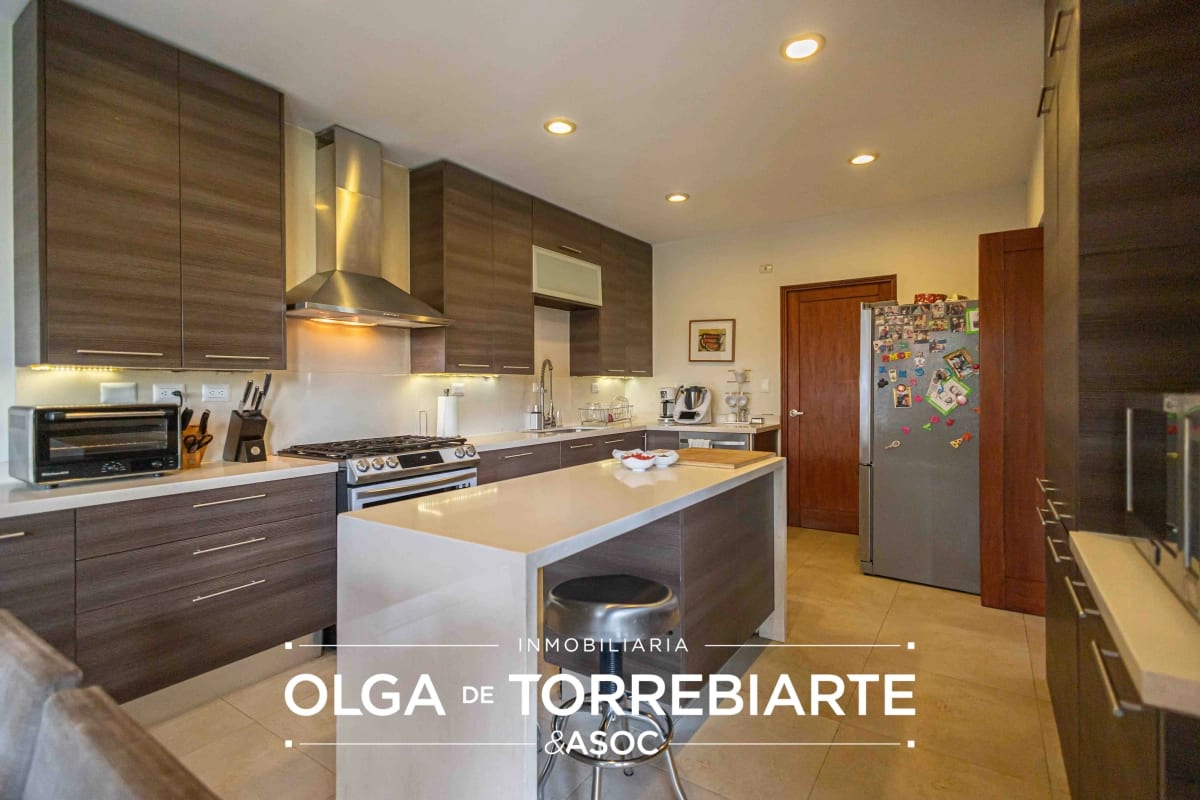 Casa en El Encanto de San Isidro, Zona 16 — foto 2 de 16