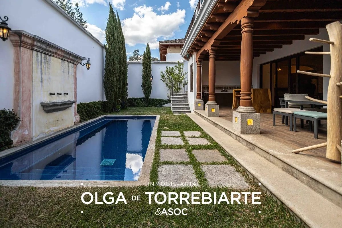 Casa en Condominio El Obispo, Antigua Guatemala — foto 1 de 17