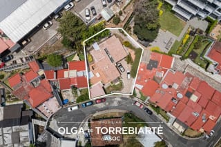 Casa en Diagonal 6, Zona 10 — miniatura 1 de 17