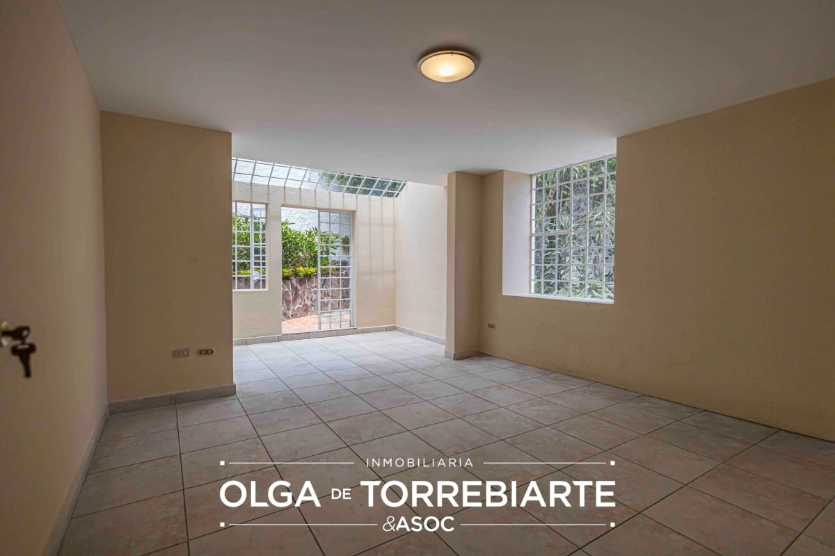 Casa en Diagonal 6, Zona 10 — foto 13 de 17