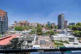Apartamento en Verona, zona 10 — miniatura 2 de 12